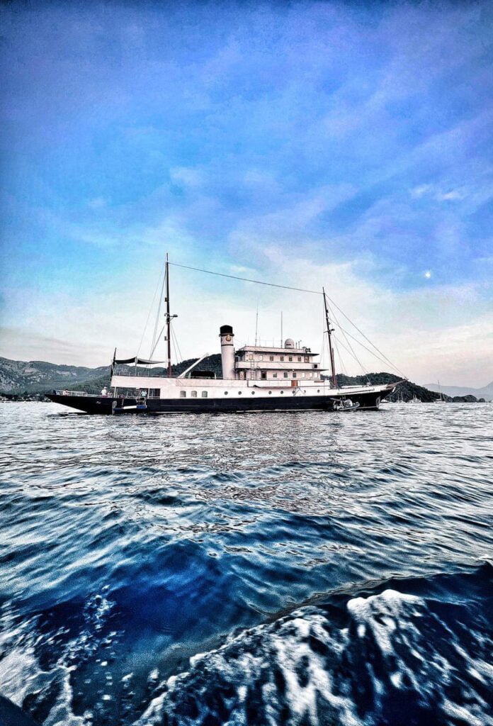 Richard burton and Elizabeth Taylor kalizma yacht