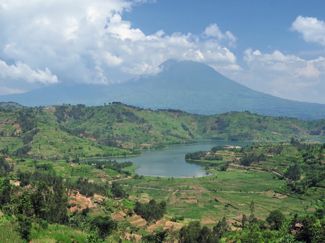 rwanda volcano