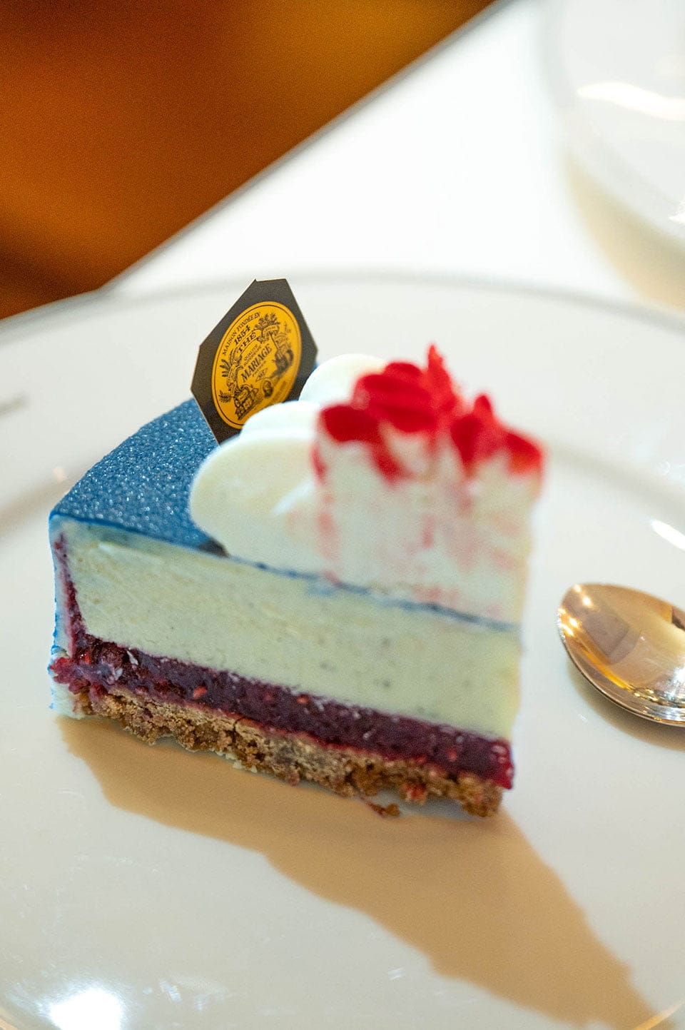 The “Bon Anniversaire” cream cake by Mariage Frères