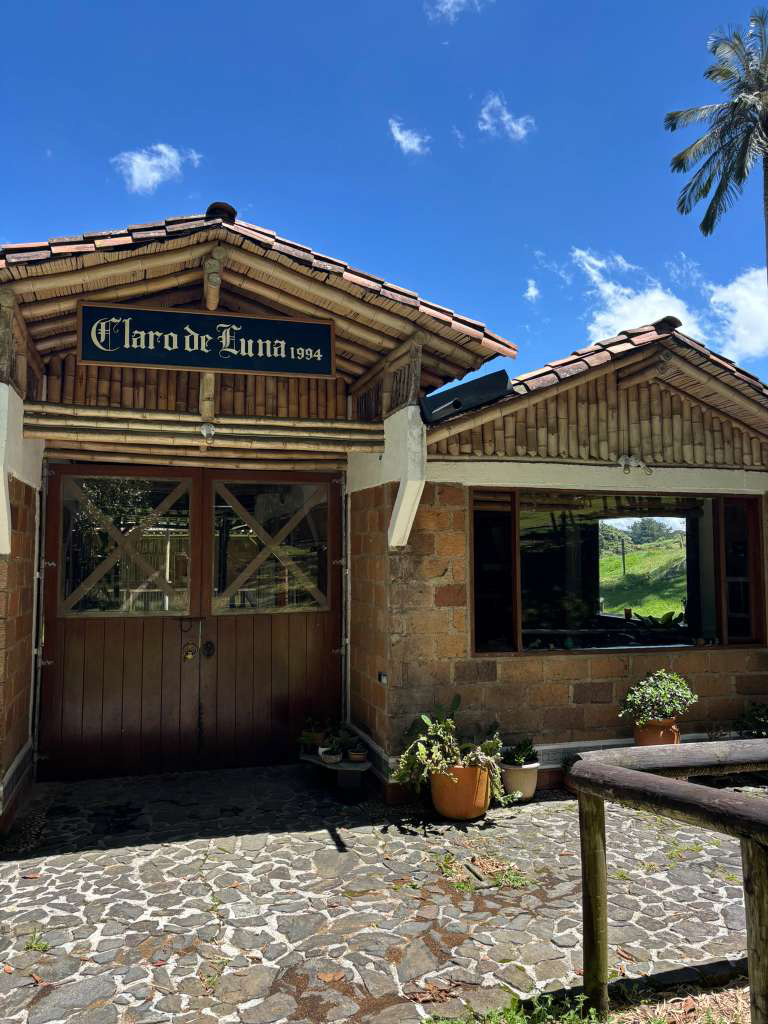 Claro de Luna — The Stable Stay in the Mountains