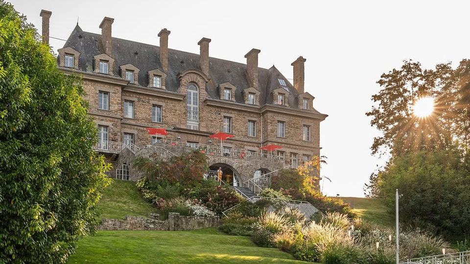 The riverside grounds of La Richardière, offering an exclusive countryside escape during Cointreau’s Ultimate Margarita Getaway.