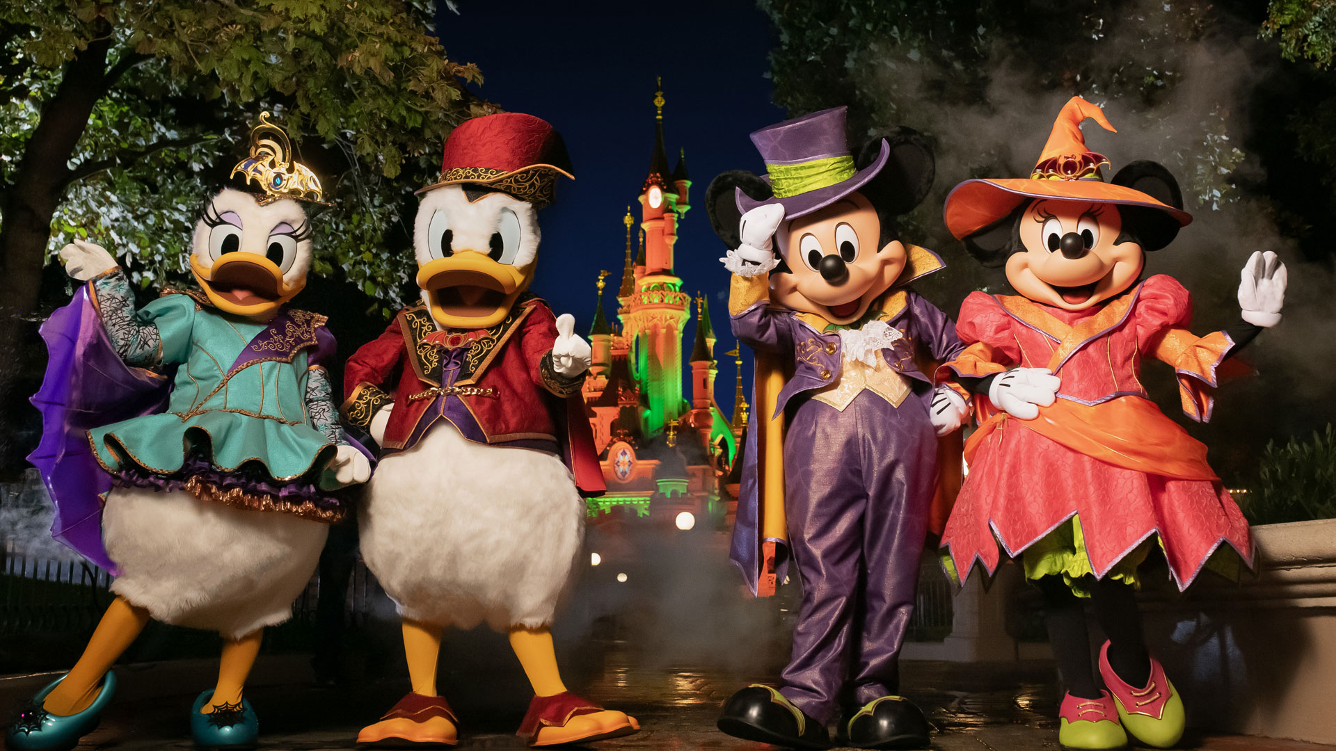 Disneyland Paris celebrates the 2026 festive season with the return of Disney Halloween Festival and the first Christmas in World of Frozen.