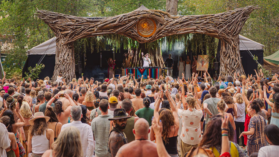 Medicine Festival becomes a meeting place for cultures, traditions and different ways of understanding our relationship with the living world.