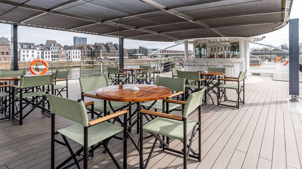 Elevated cuisine, premium wines and personalised service are central to Riverside's luxury river cruising experience.