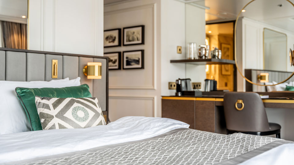 Elevated cuisine, premium wines and personalised service are central to Riverside's luxury river cruising experience.